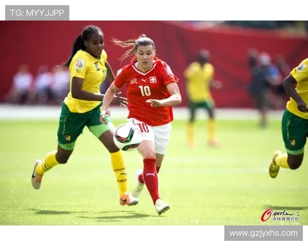 在客厅用CCTV激情守候世界杯巅峰对决之夜狂欢盛宴与荣耀时刻共享 在客厅用CCTV激情守候世界杯巅峰对决之夜狂欢盛宴与荣耀时刻共享