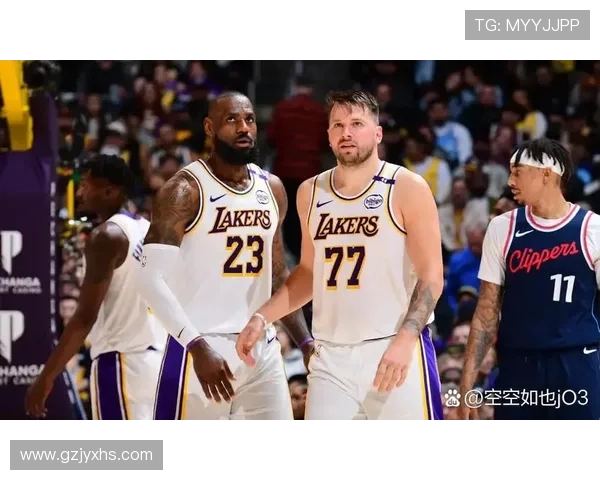 2019年NBA交易期安东尼戴维斯加盟湖人联手詹姆斯